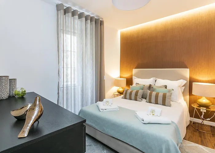Lively 2 Bedroom Apartment In Iconic Alfama!